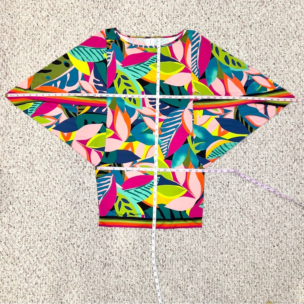 Trina Turk Rain Forest Swim Cover-Up Tunic in Green
Multi, Small - Picture 12 of 13